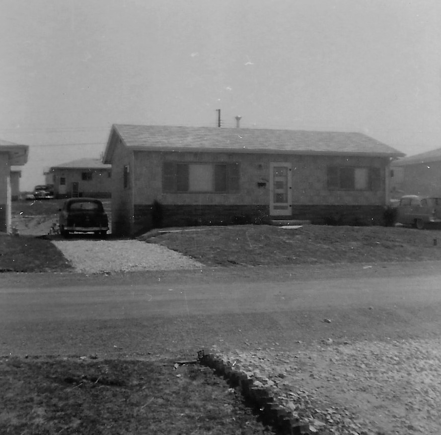 JOE STRASSER'S HOUSE AT 10504 EARL IN CASTLE POINT CIRCA 1959. The Strasser's took up residence in mid-1955. The home was located at the far northern end of Castle Point, above Baroness. STRASSER FAMILY COLLECTION.
